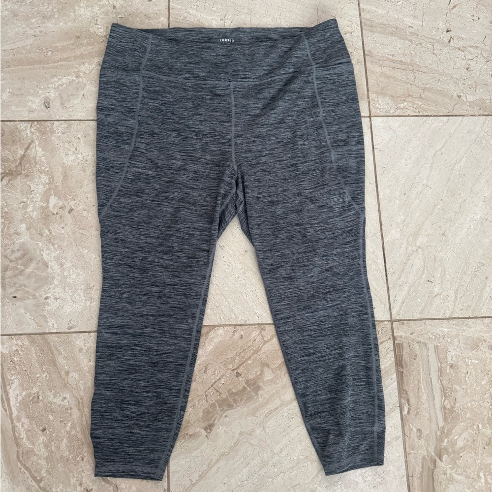 Torrid Heathered Gray Leggings 7/8 crops size 4Xl no pills or flaws